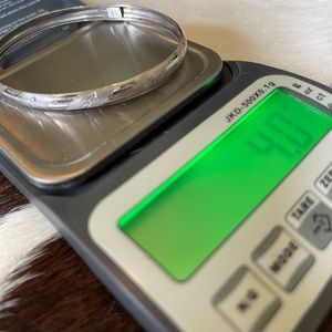 10K White Gold Bangle Bracelet 4.0g